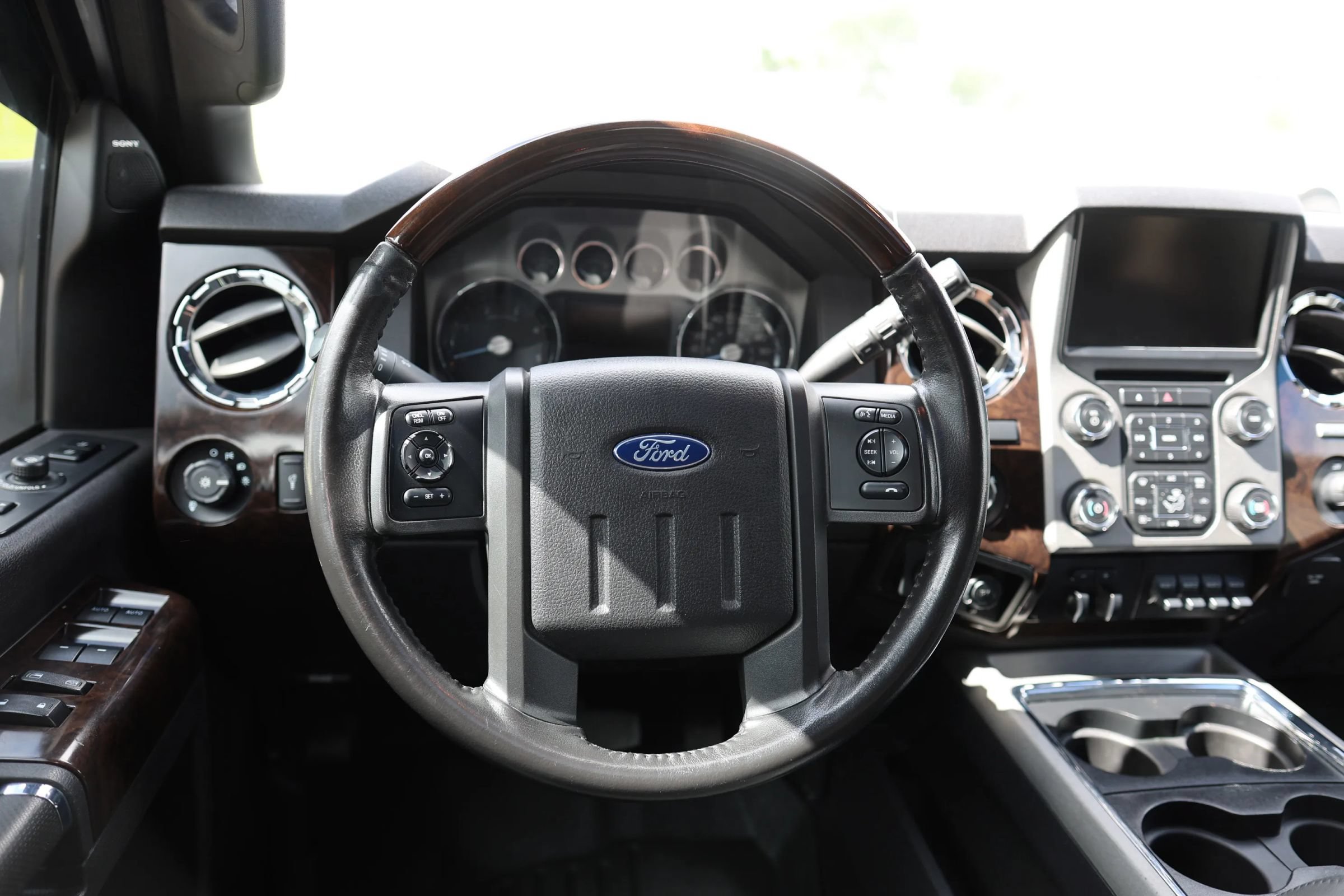 Used 2016 Ford F350 Platinum AWD/4WD image 34
