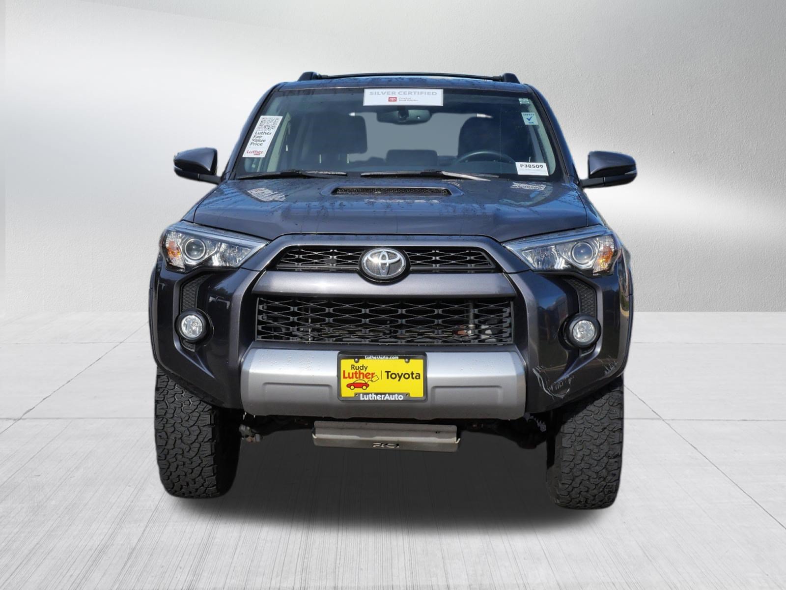 Certified 2018 Toyota 4Runner TRD Off-Road Premium AWD/4WD image 2