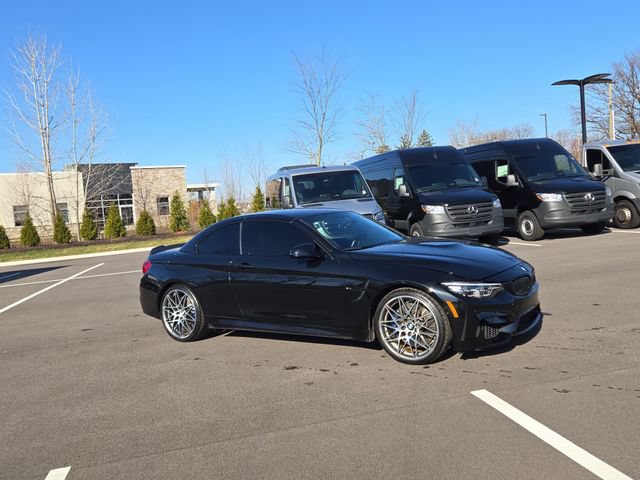 Used 2018 BMW M4 Convertible image 2