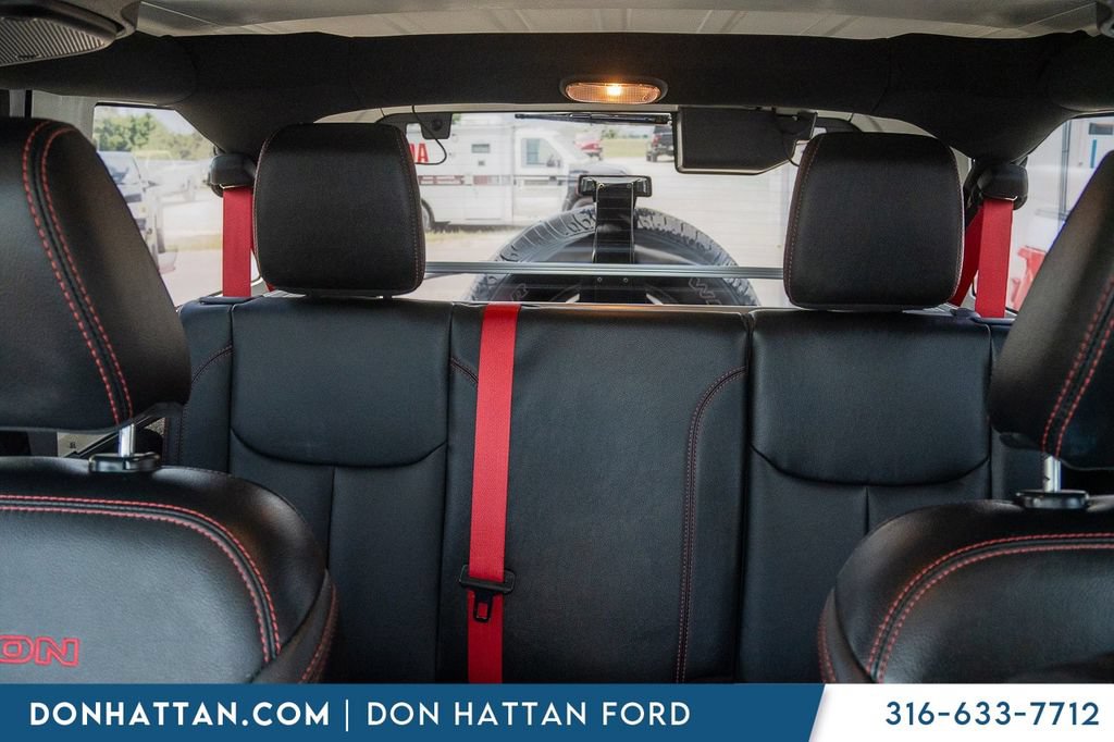 Used 2018 Jeep Wrangler Unlimited Rubicon AWD/4WD image 16