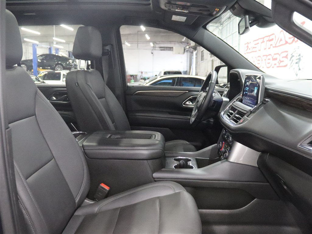 Used 2023 Chevrolet Tahoe Z71 w/ Luxury Package AWD/4WD image 31