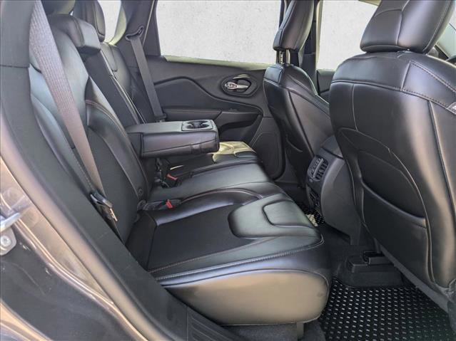 Used 2019 Jeep Cherokee Trailhawk w/ Comfort/Convenience Group AWD/4WD image 20