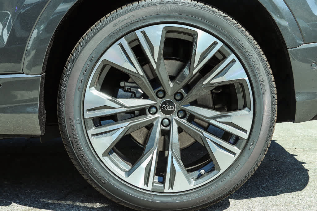 New 2027 Audi Q8 Premium Plus AWD/4WD image 10