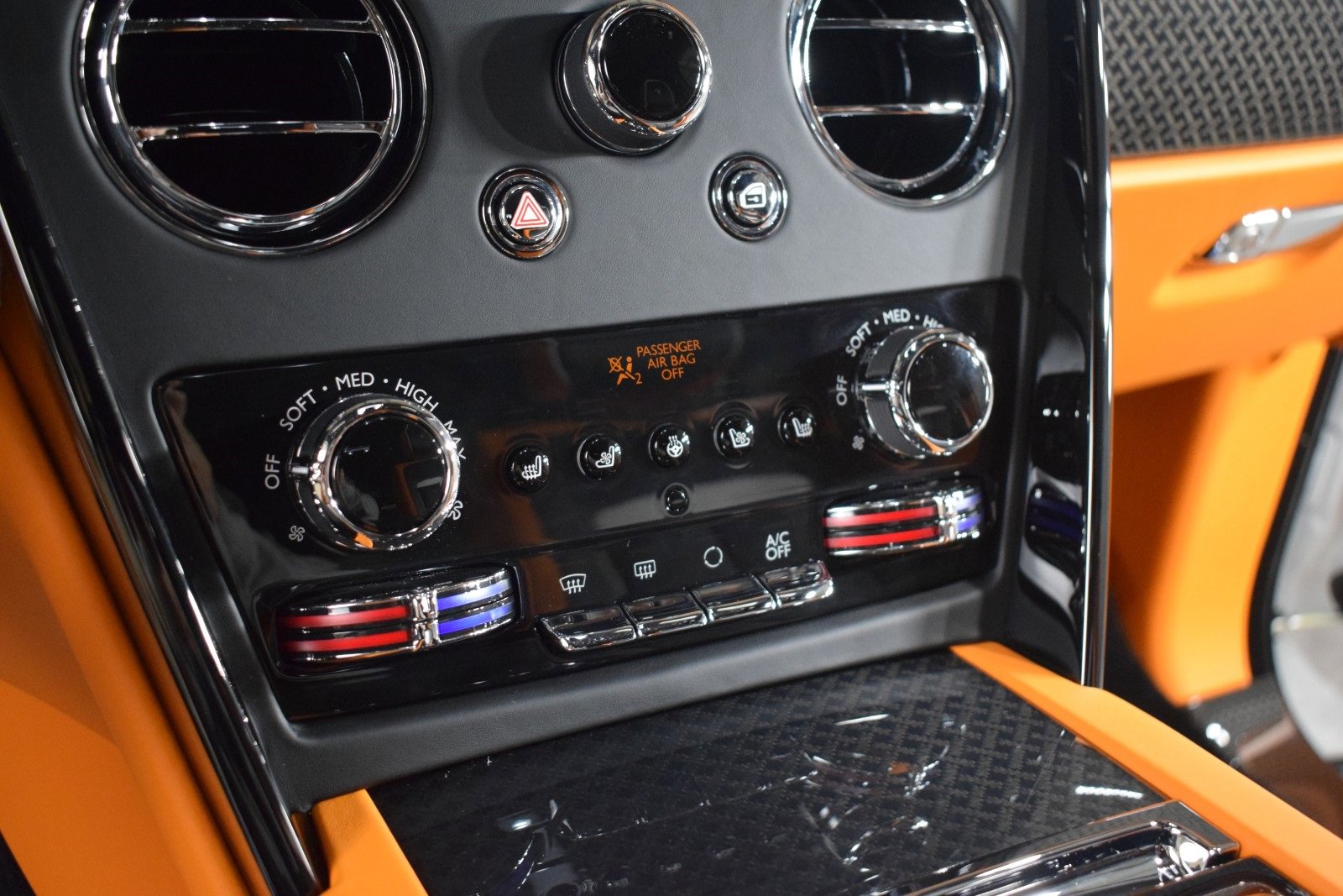 New 2026 Rolls-Royce Cullinan Black Badge image 33