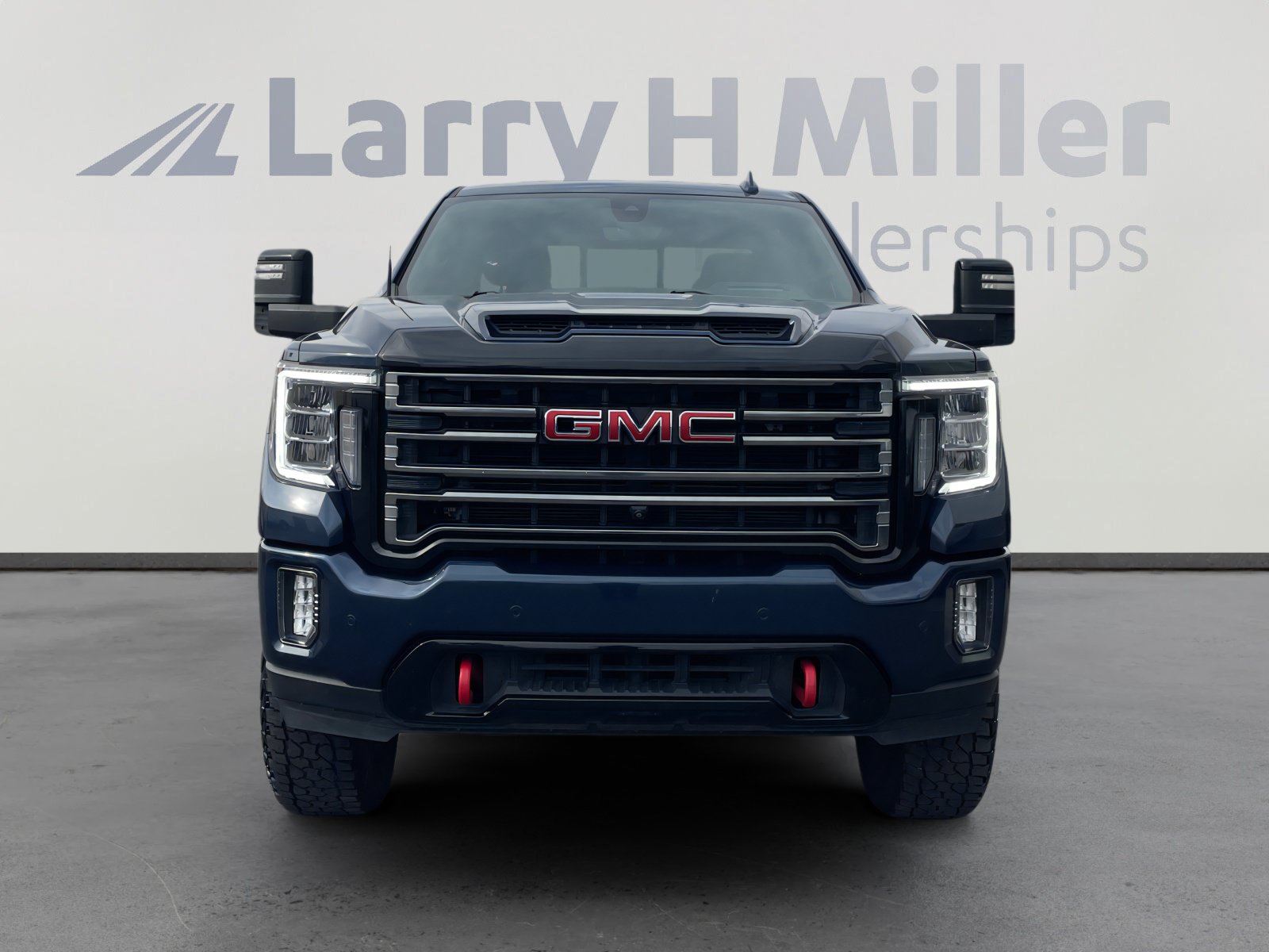 Used 2022 GMC Sierra 2500 AT4 w/ AT4 Premium Plus Package AWD/4WD image 8