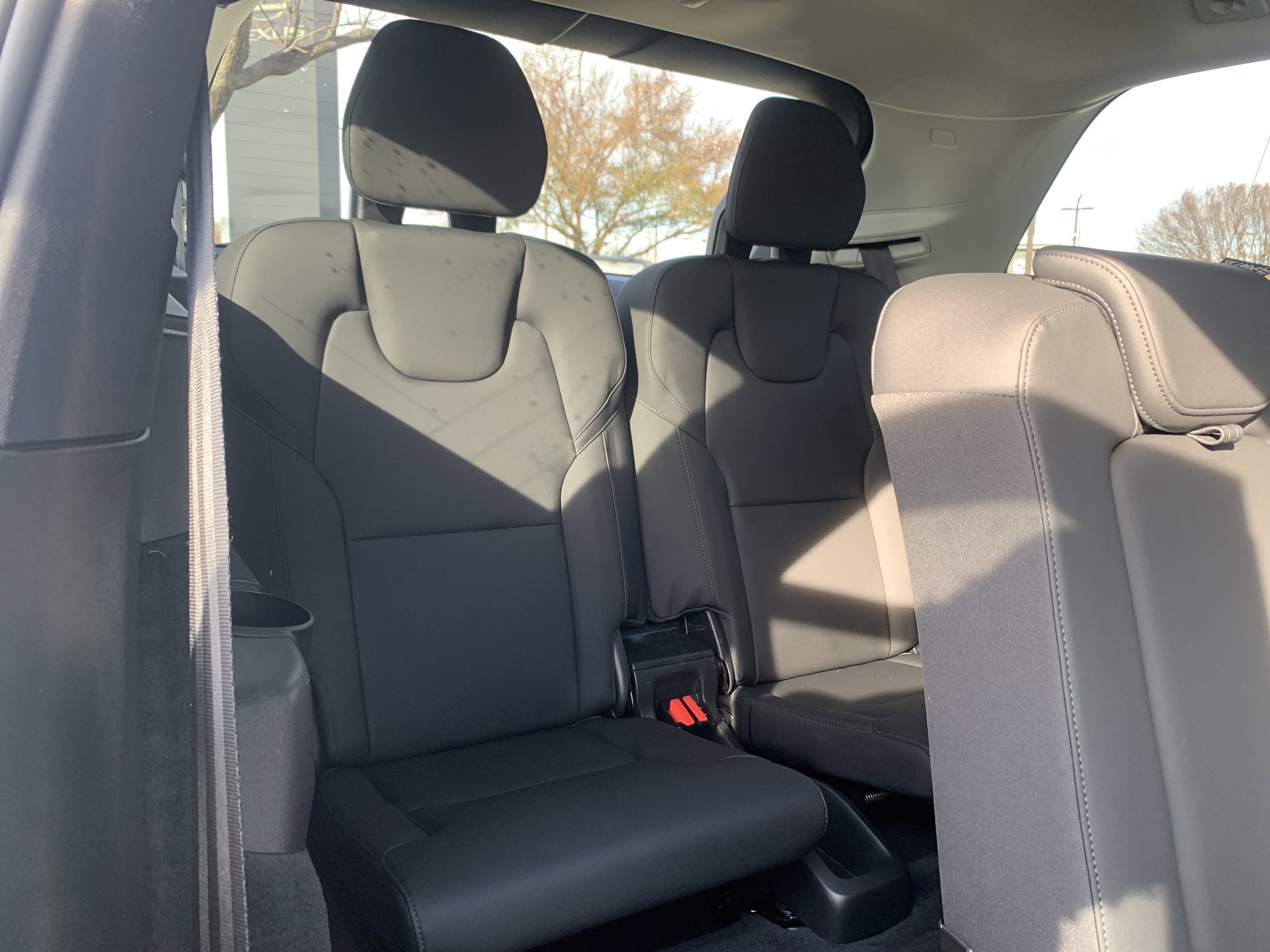 Used 2025 Volvo XC90 B6 Plus image 33