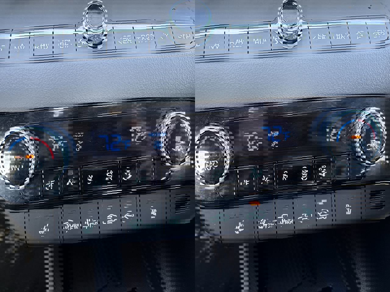 Certified 2025 Hyundai Elantra SEL w/ Cargo Package FWD image 20