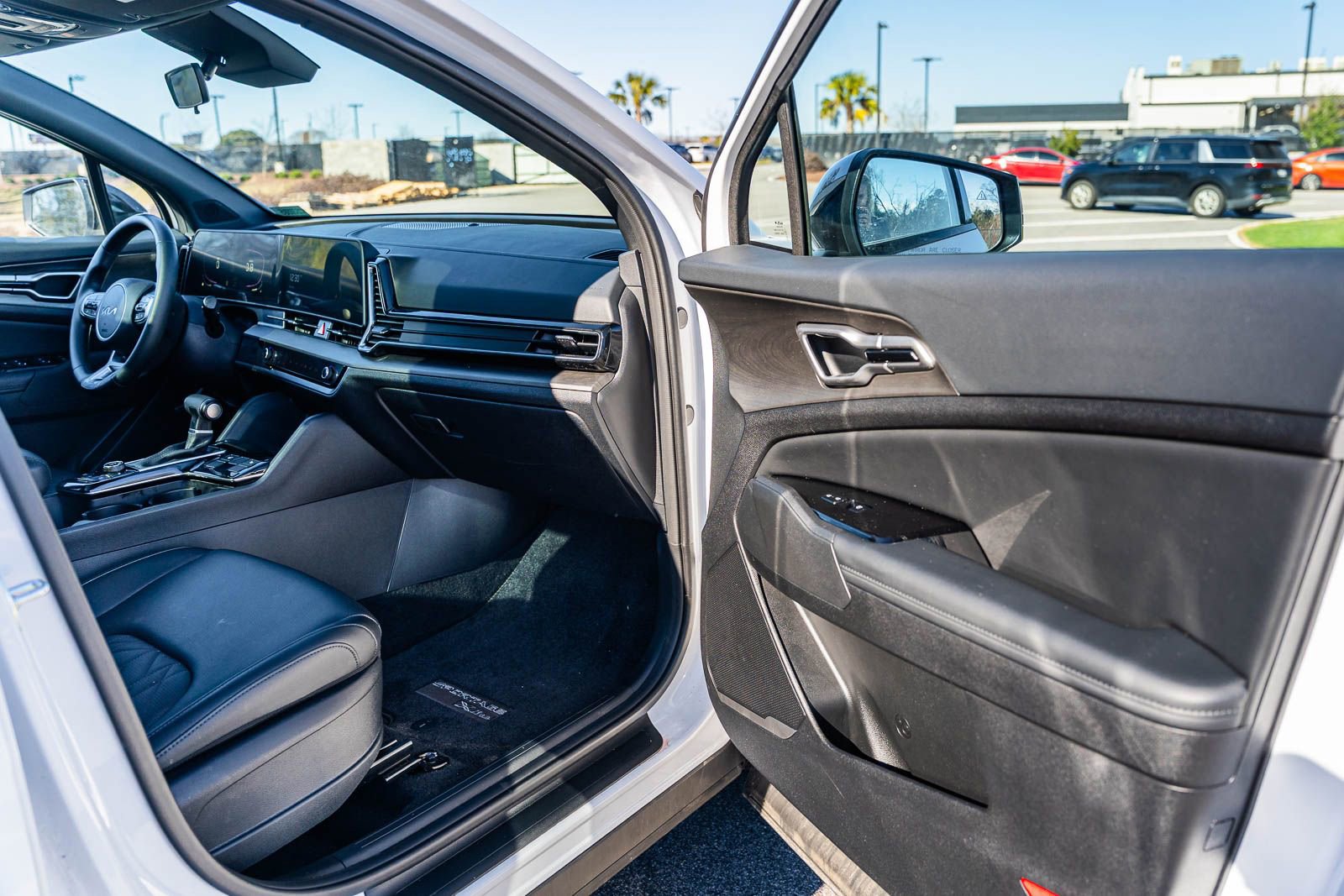 Used 2025 Kia Sportage X-Line w/ Premium Package image 12