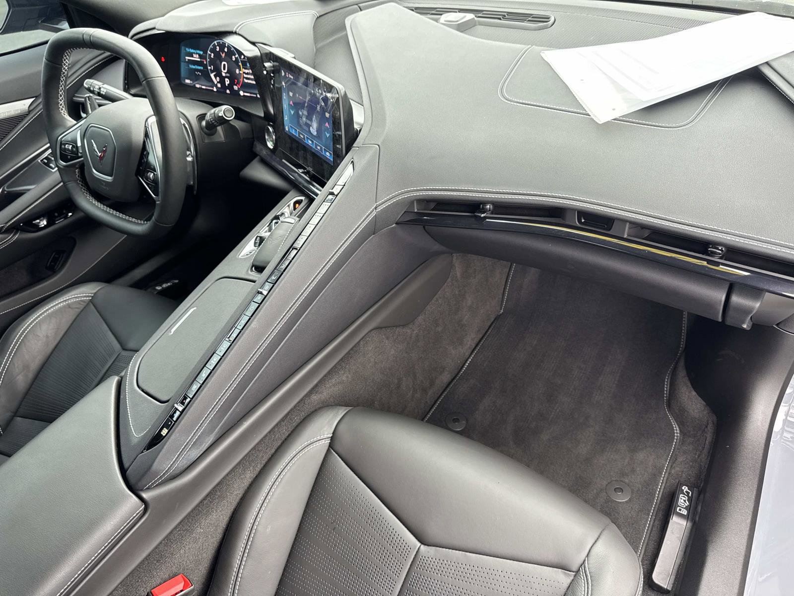 Used 2024 Chevrolet Corvette Stingray Preferred Cpe w/ Stealth Interior Trim Package image 29