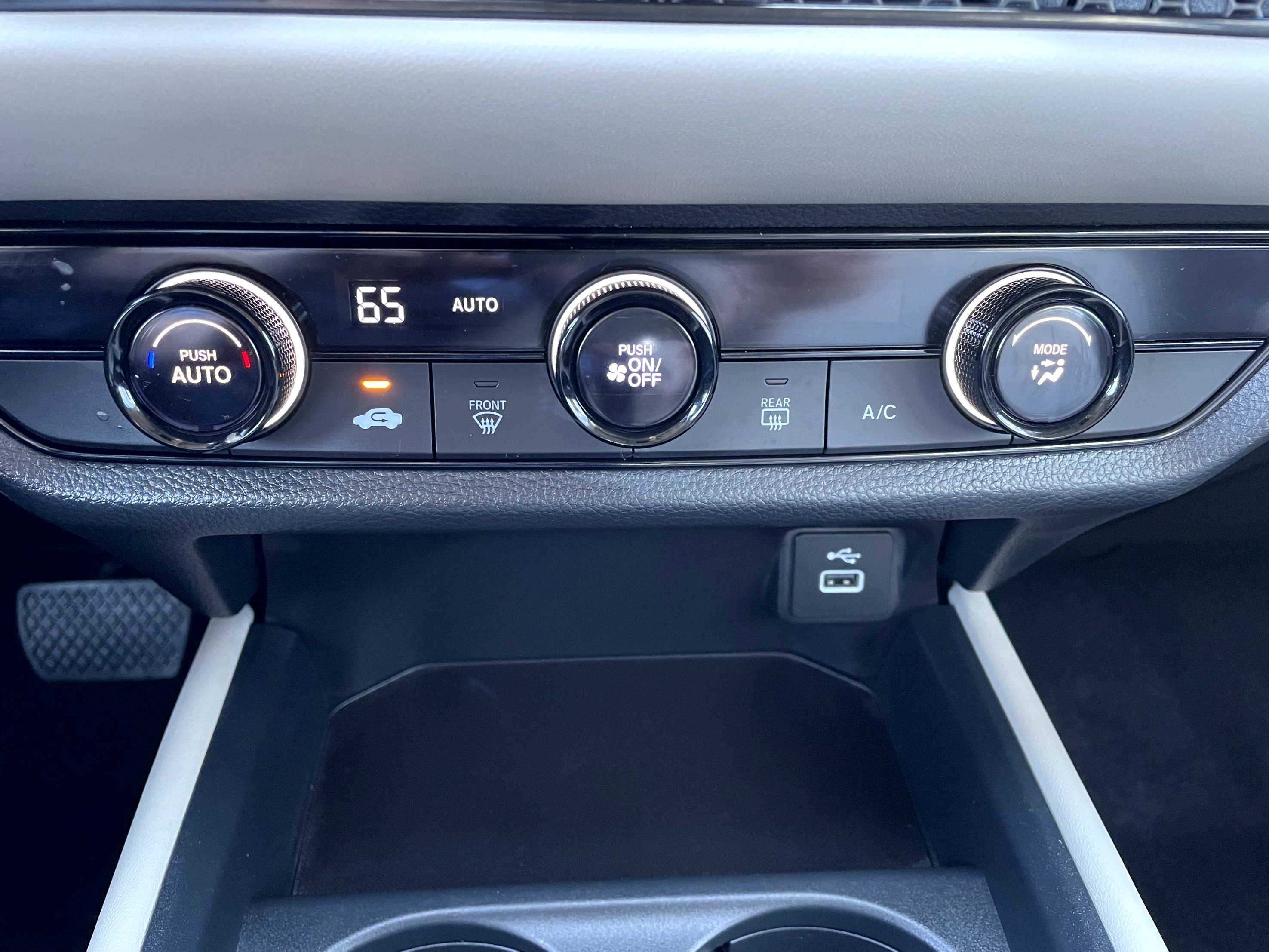 Certified 2025 Honda HR-V LX image 18