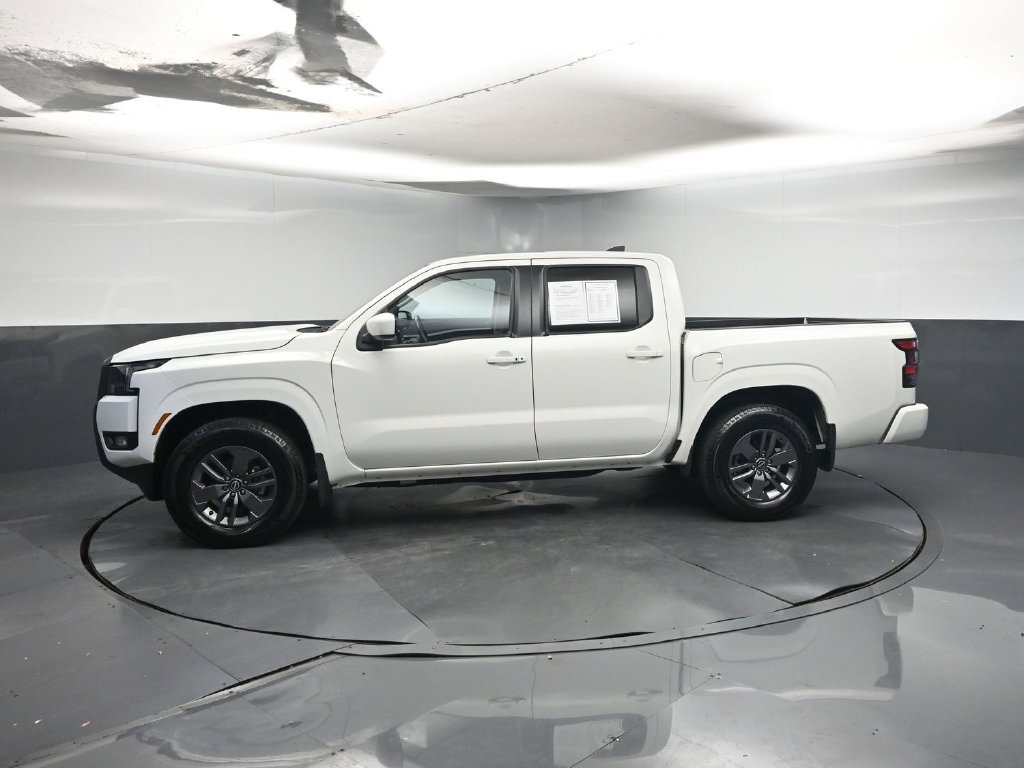 Used 2025 Nissan Frontier SV w/ SV Convenience Package RWD image 2