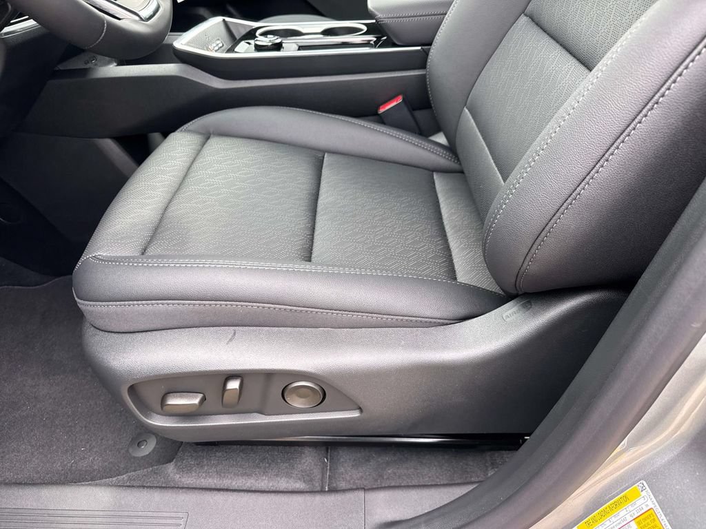 New 2026 Chevrolet Equinox LT w/ Convenience Package II AWD/4WD image 22