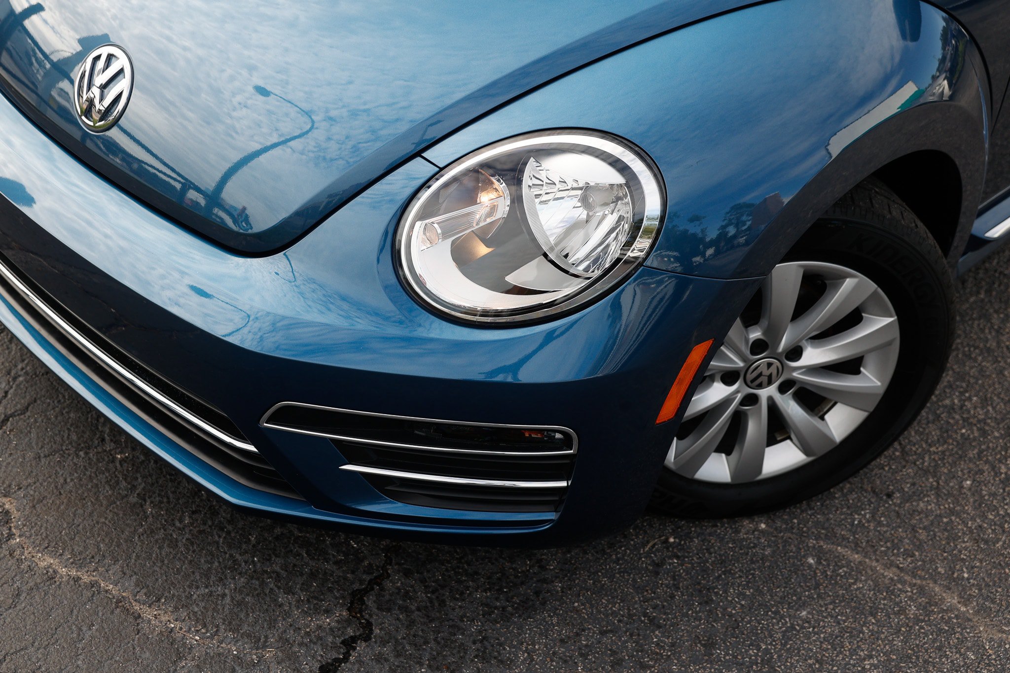 Used 2019 Volkswagen Beetle 2.0T S FWD image 28