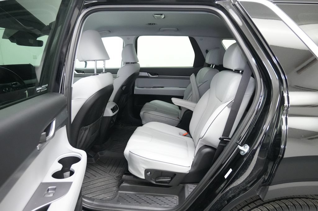 Used 2024 Hyundai Palisade SEL FWD image 17