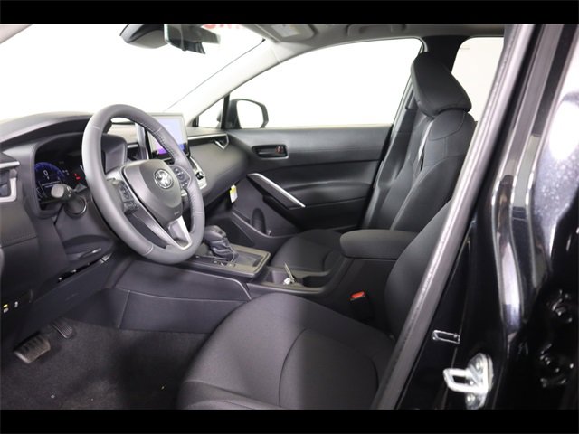 Used 2026 Toyota Corolla Cross LE image 36