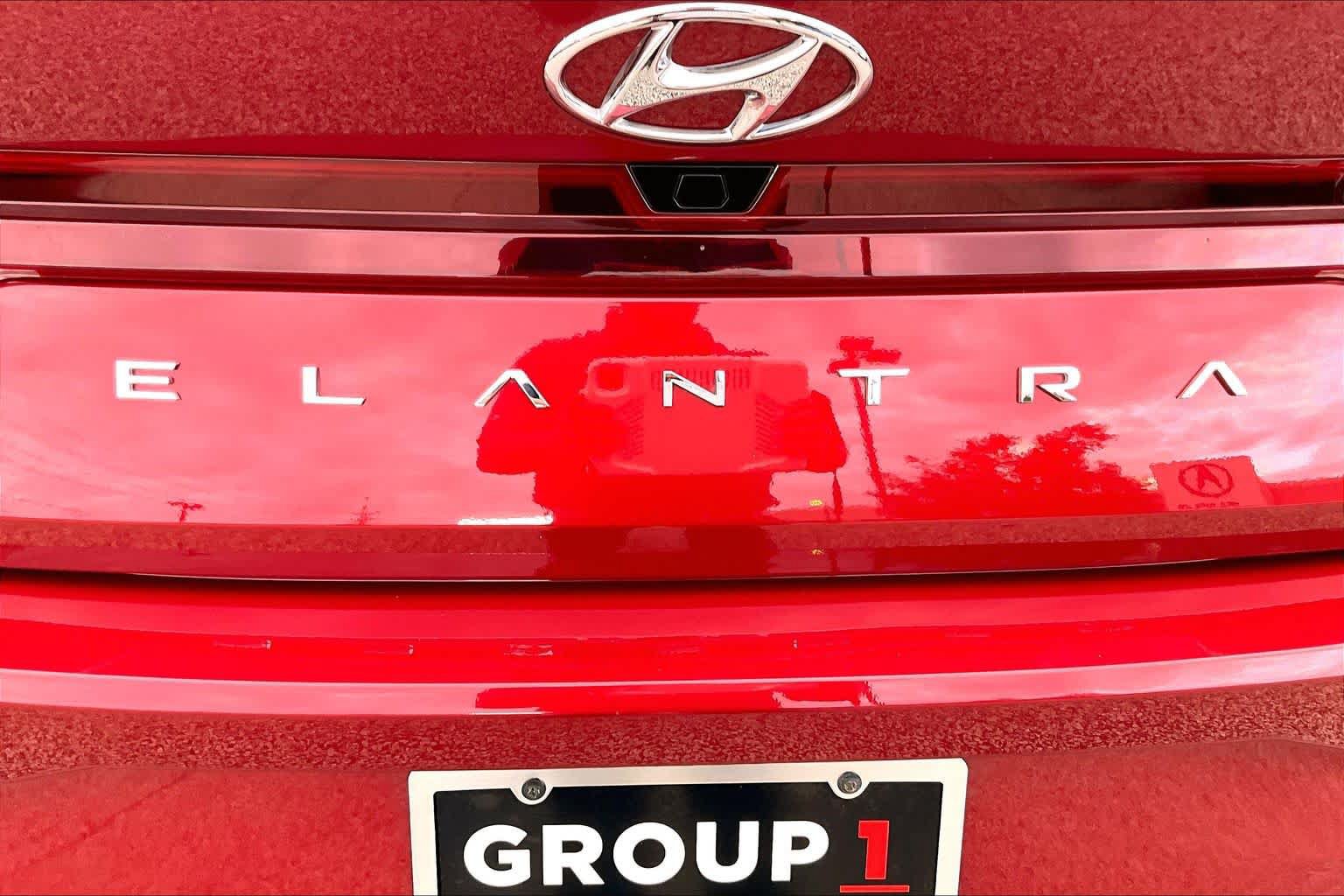 Used 2023 Hyundai Elantra SEL w/ Convenience Package FWD image 10