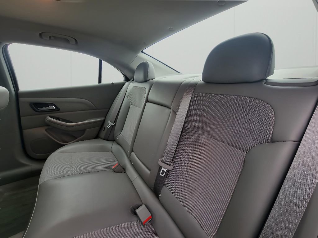Used 2016 Chevrolet Malibu LT image 24