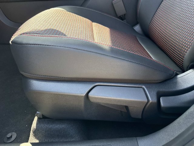 New 2027 Nissan Kicks SR FWD image 19