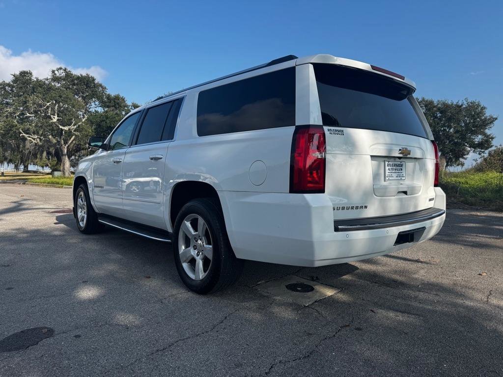 Used 2017 Chevrolet Suburban Premier AWD/4WD image 4