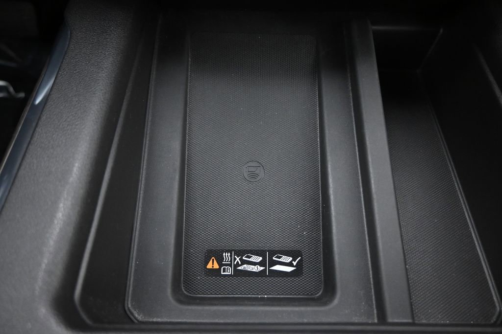 Used 2022 Chevrolet Silverado 1500 High Country w/ Technology Package image 34