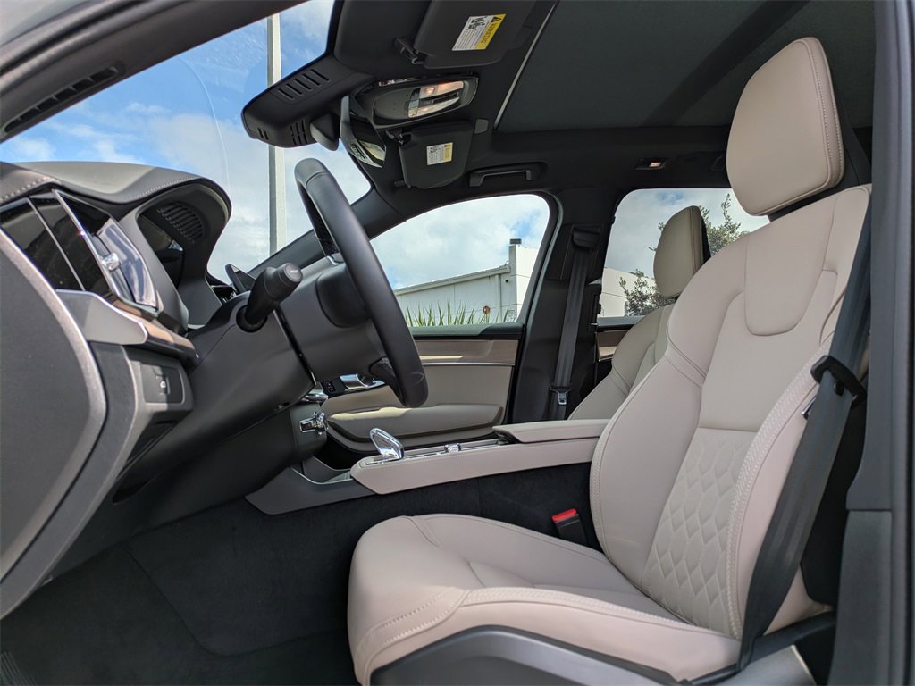 Certified 2026 Volvo XC90 B6 Plus w/ Protection Package Premier image 2