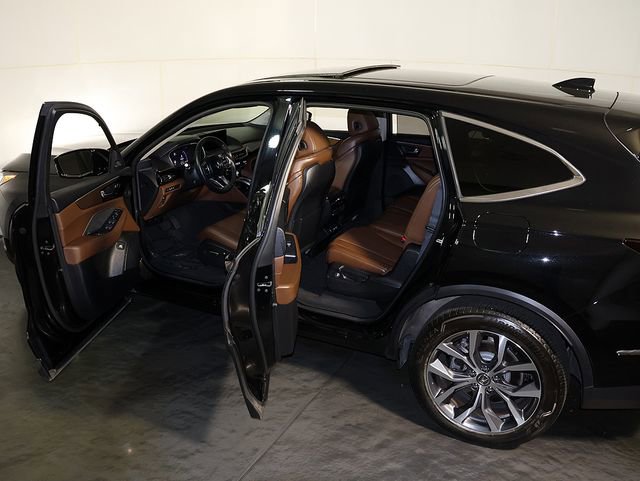 Certified 2024 Acura MDX SH-AWD w/ Technology Package image 5