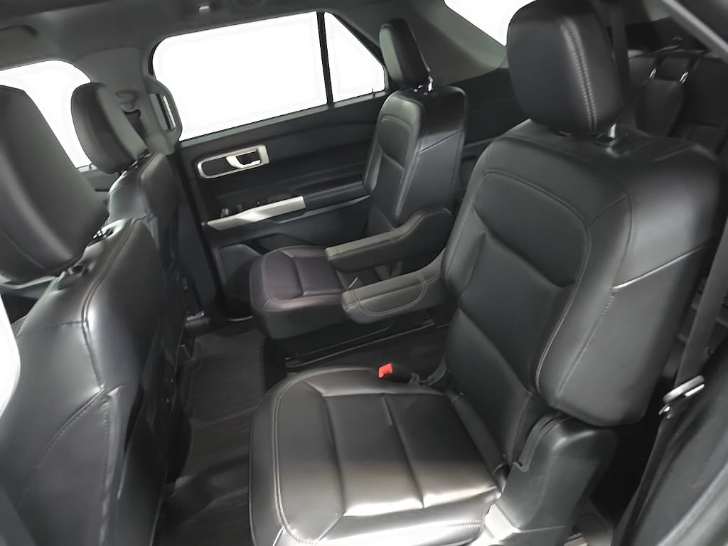 Used 2024 Ford Explorer XLT w/ Equipment Group 202A AWD/4WD image 37