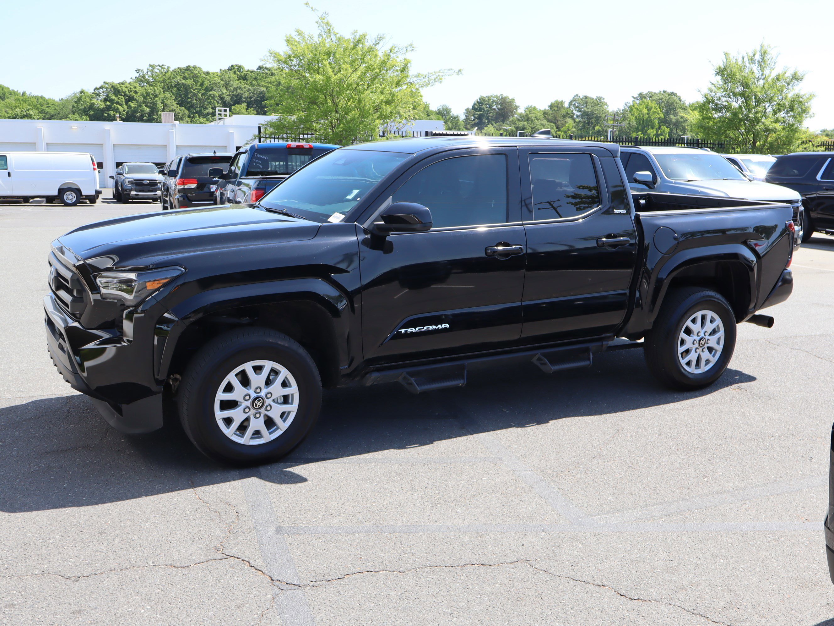 Used 2025 Toyota Tacoma SR5 RWD image 7