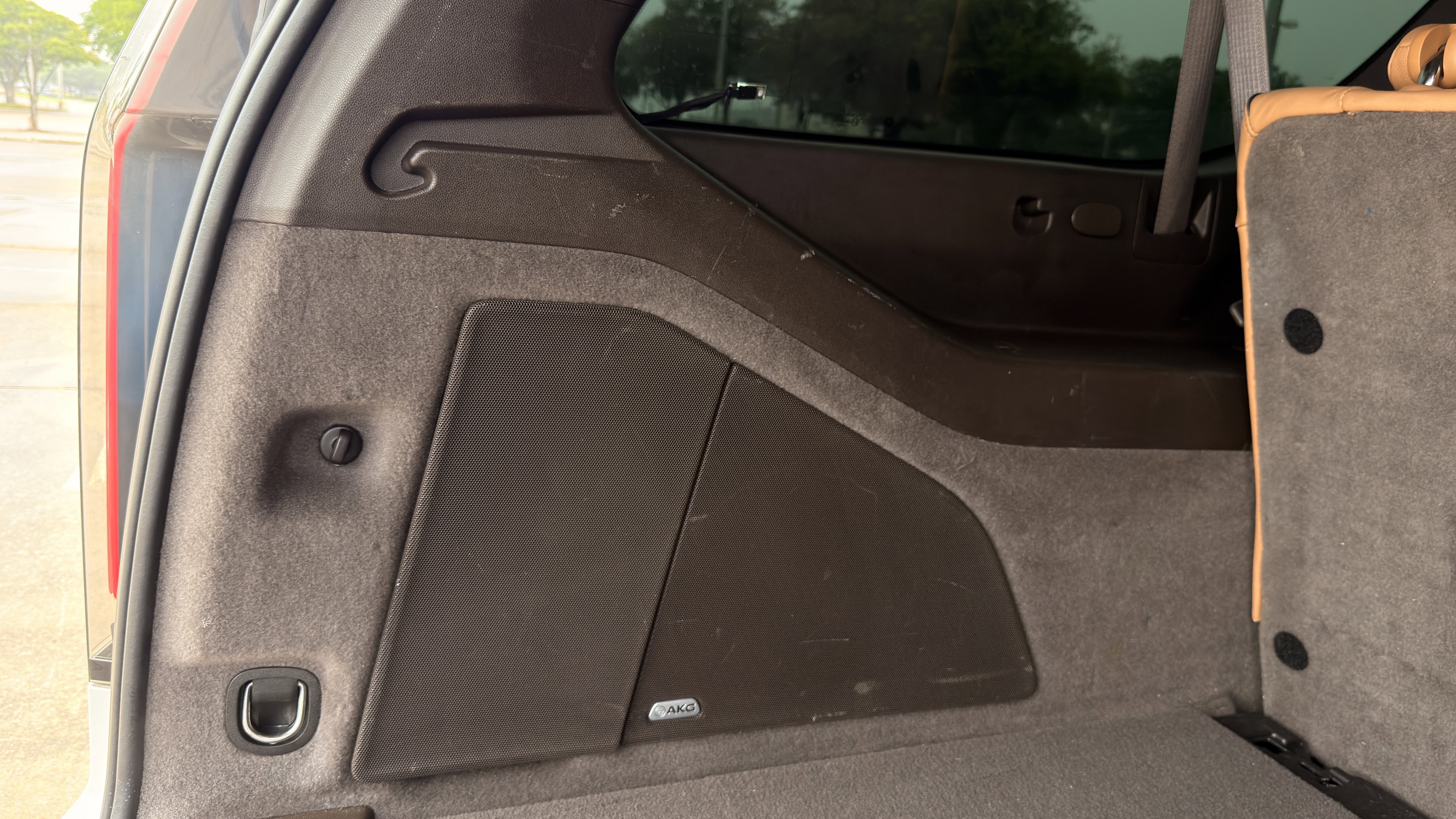 Used 2021 Cadillac Escalade ESV Premium Luxury image 39