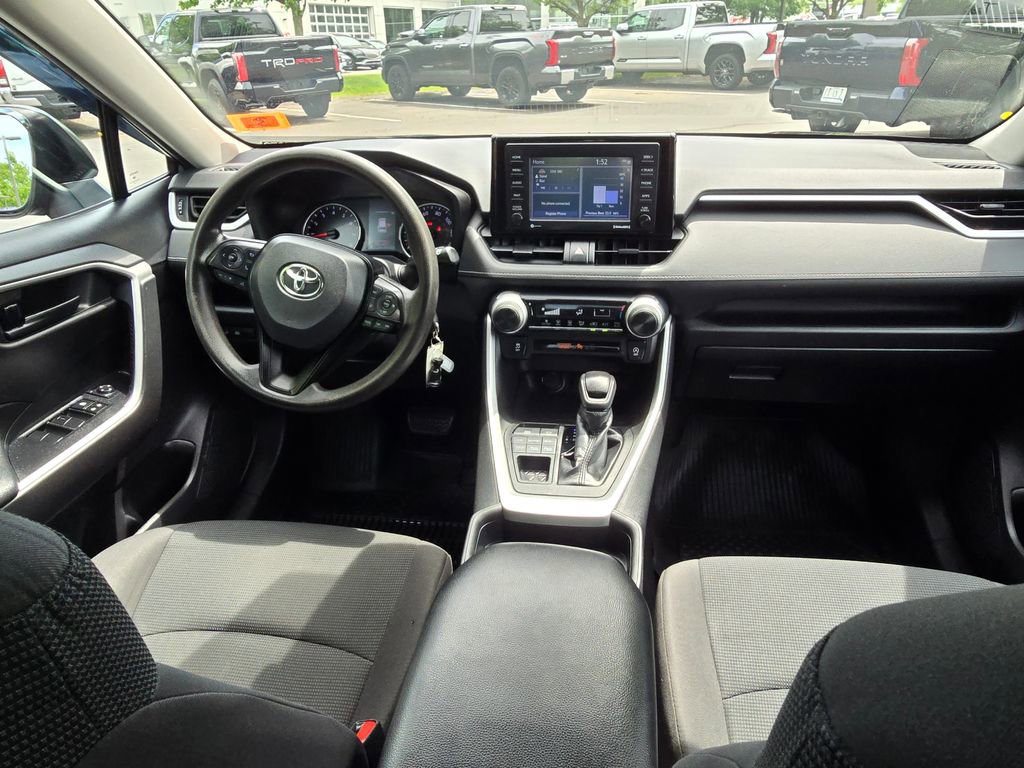 Used 2021 Toyota RAV4 LE AWD/4WD image 15