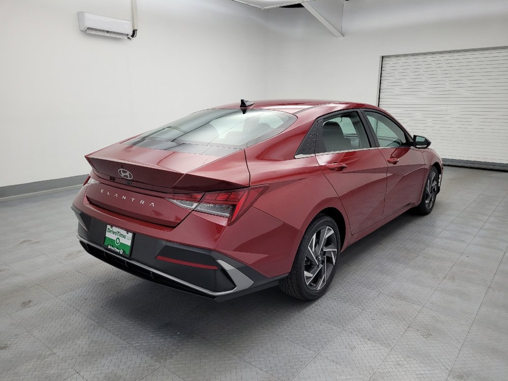 Used 2025 Hyundai Elantra SEL FWD image 9