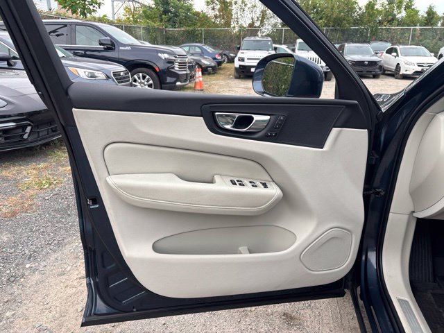 Used 2020 Volvo XC60 T6 Momentum w/ Protection Package Premier AWD/4WD image 20