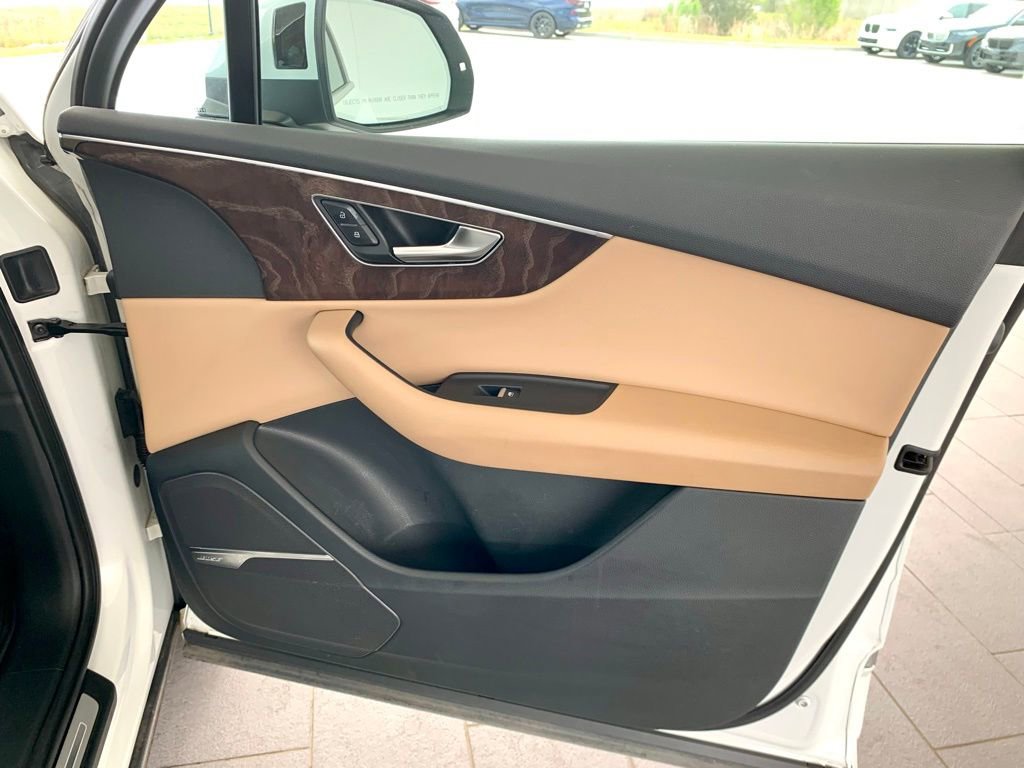 Used 2020 Audi Q7 3.0T Premium Plus image 28