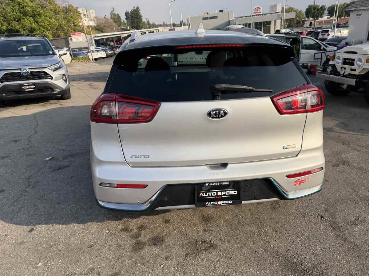 Used 2018 Kia Niro EX image 4