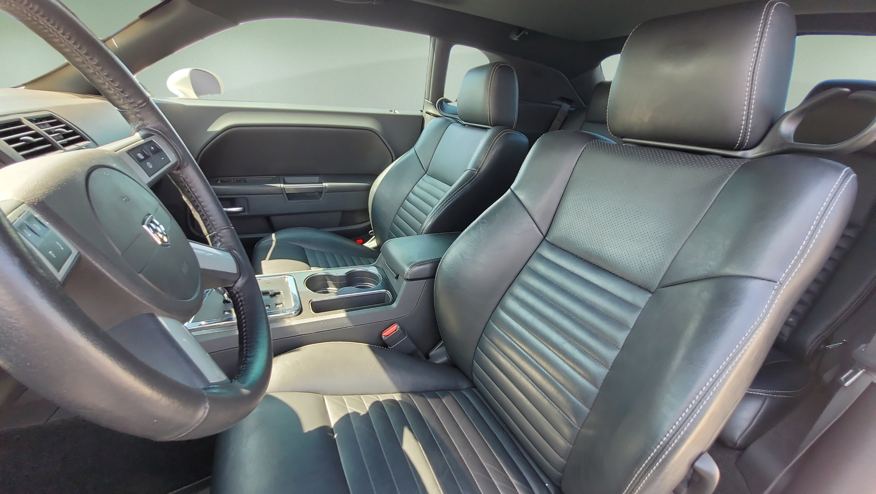 Used 2009 Dodge Challenger R/T RWD image 26