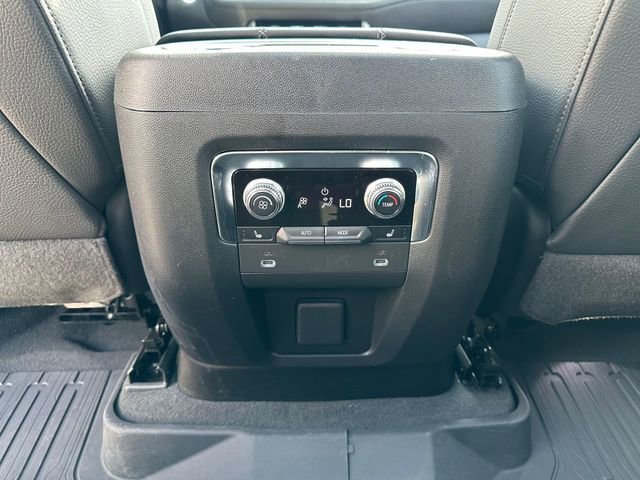 Used 2022 GMC Yukon XL Denali AWD/4WD image 23
