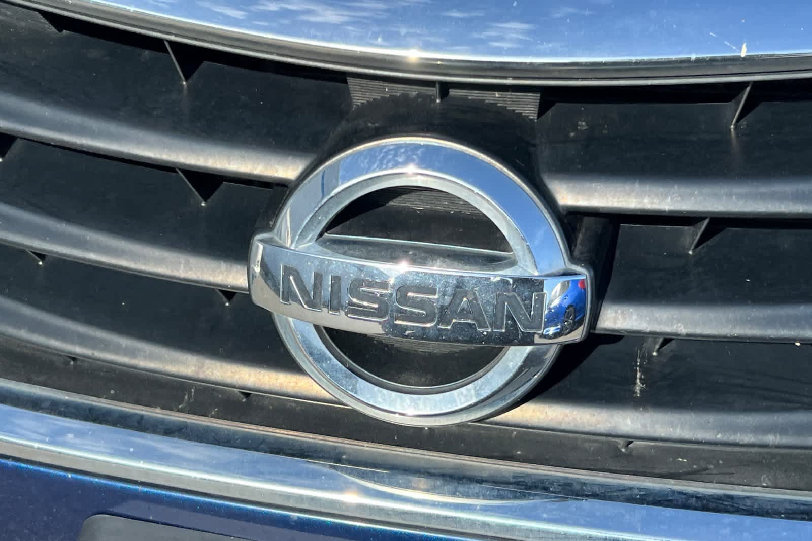 Used 2018 Nissan Versa SV FWD image 13