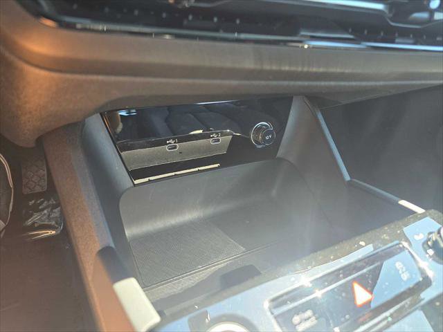 Used 2025 Audi A6 e-tron Premium Plus w/ Premium Plus AWD/4WD image 29