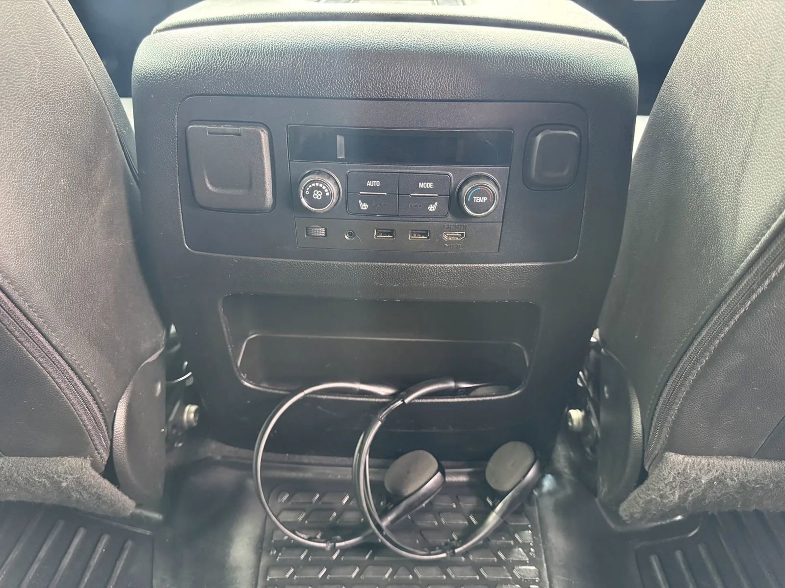 Used 2019 Chevrolet Tahoe LT w/ LT Signature Package image 24