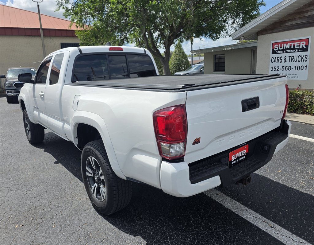 Used 2016 Toyota Tacoma TRD Sport w/ Towing Package AWD/4WD image 3