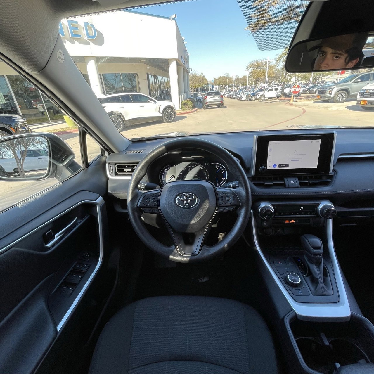 Used 2025 Toyota RAV4 XLE image 12