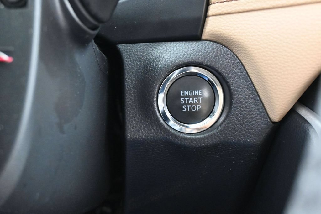 Used 2025 Toyota RAV4 XLE Premium FWD image 30