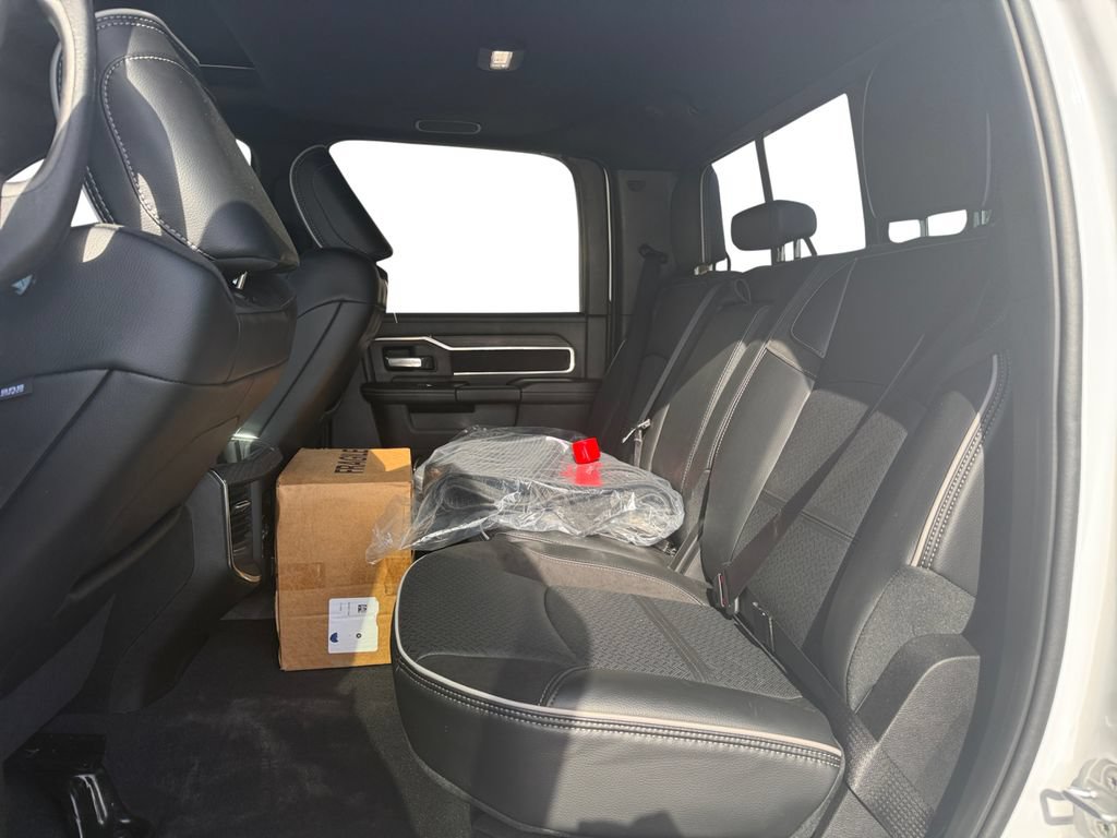 New 2025 RAM 2500 Laramie AWD/4WD image 13