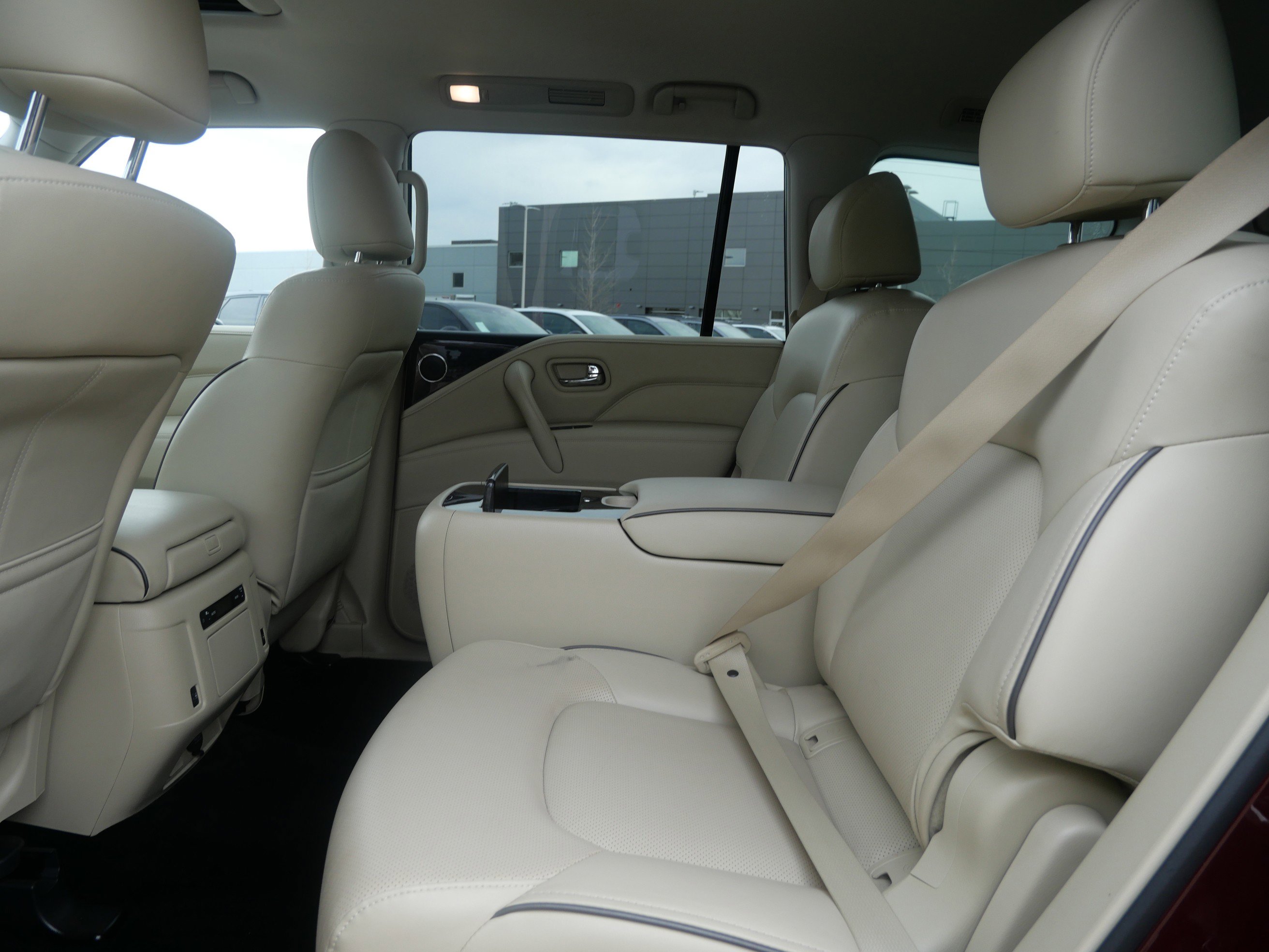Used 2022 INFINITI QX80 Luxe w/ Cargo Package AWD/4WD image 15