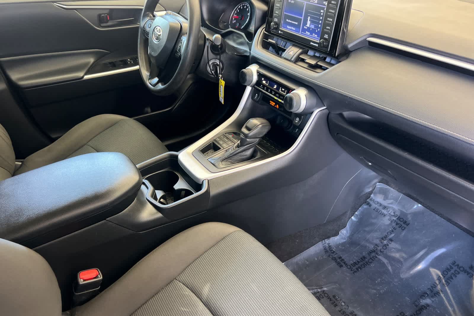 Used 2021 Toyota RAV4 LE AWD/4WD image 16
