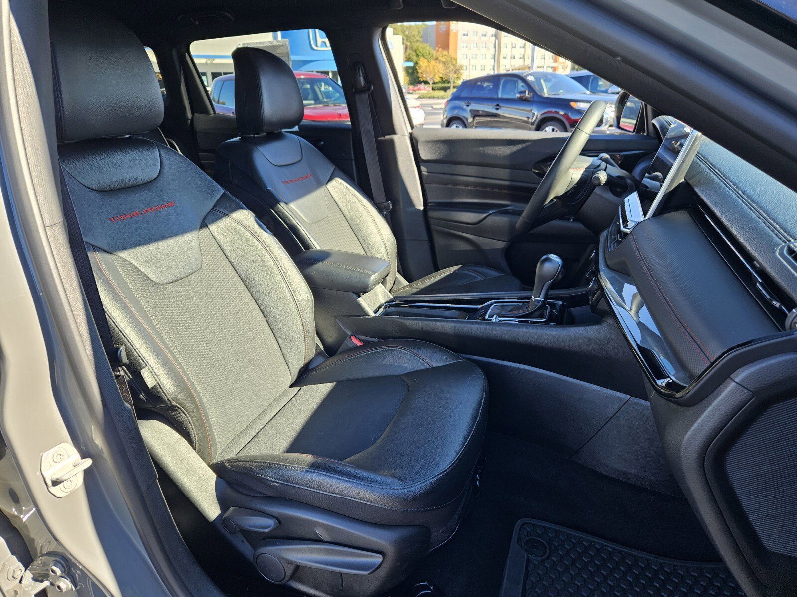 Used 2024 Jeep Compass Trailhawk image 16