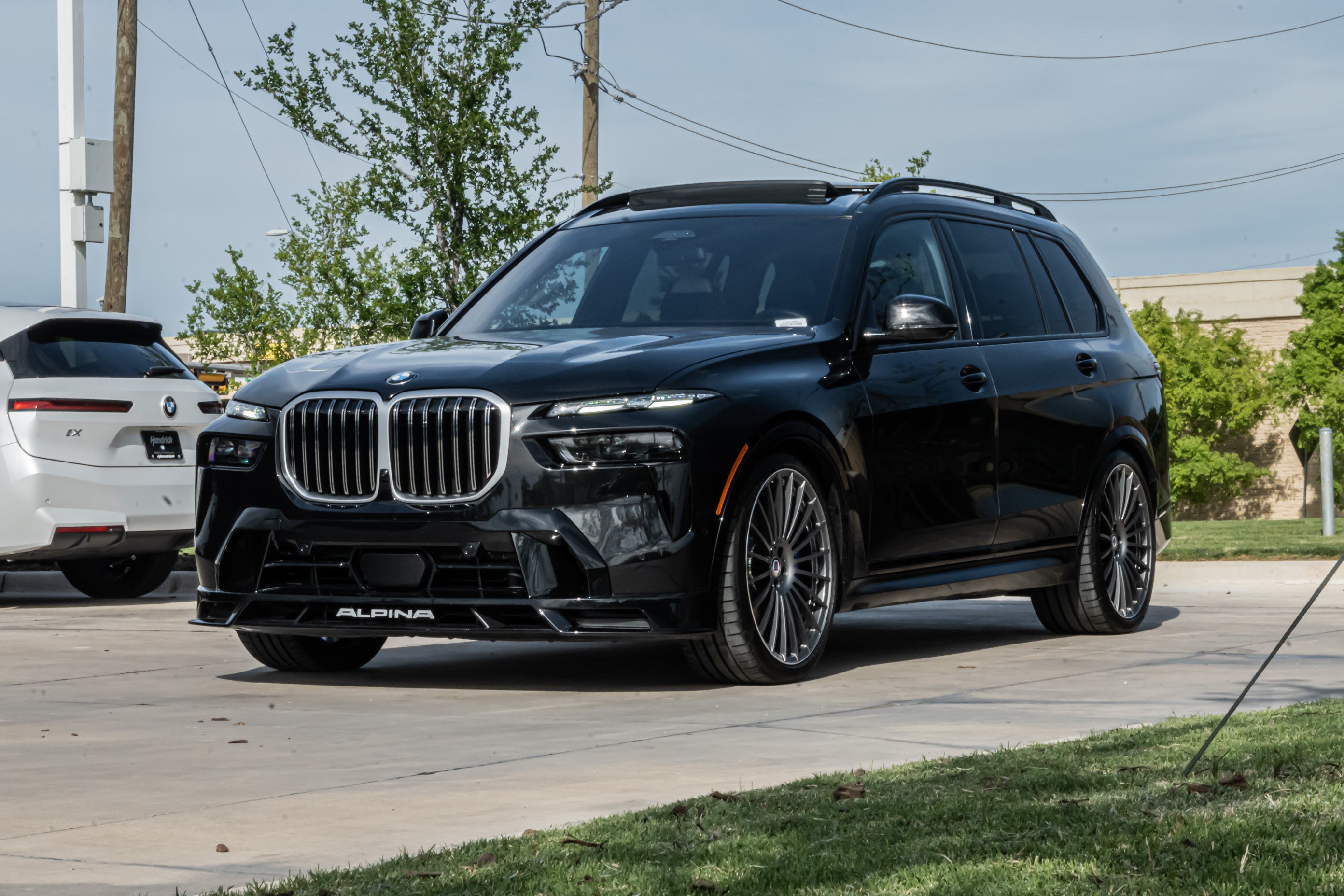 Used 2025 BMW ALPINA XB7 AWD/4WD image 5