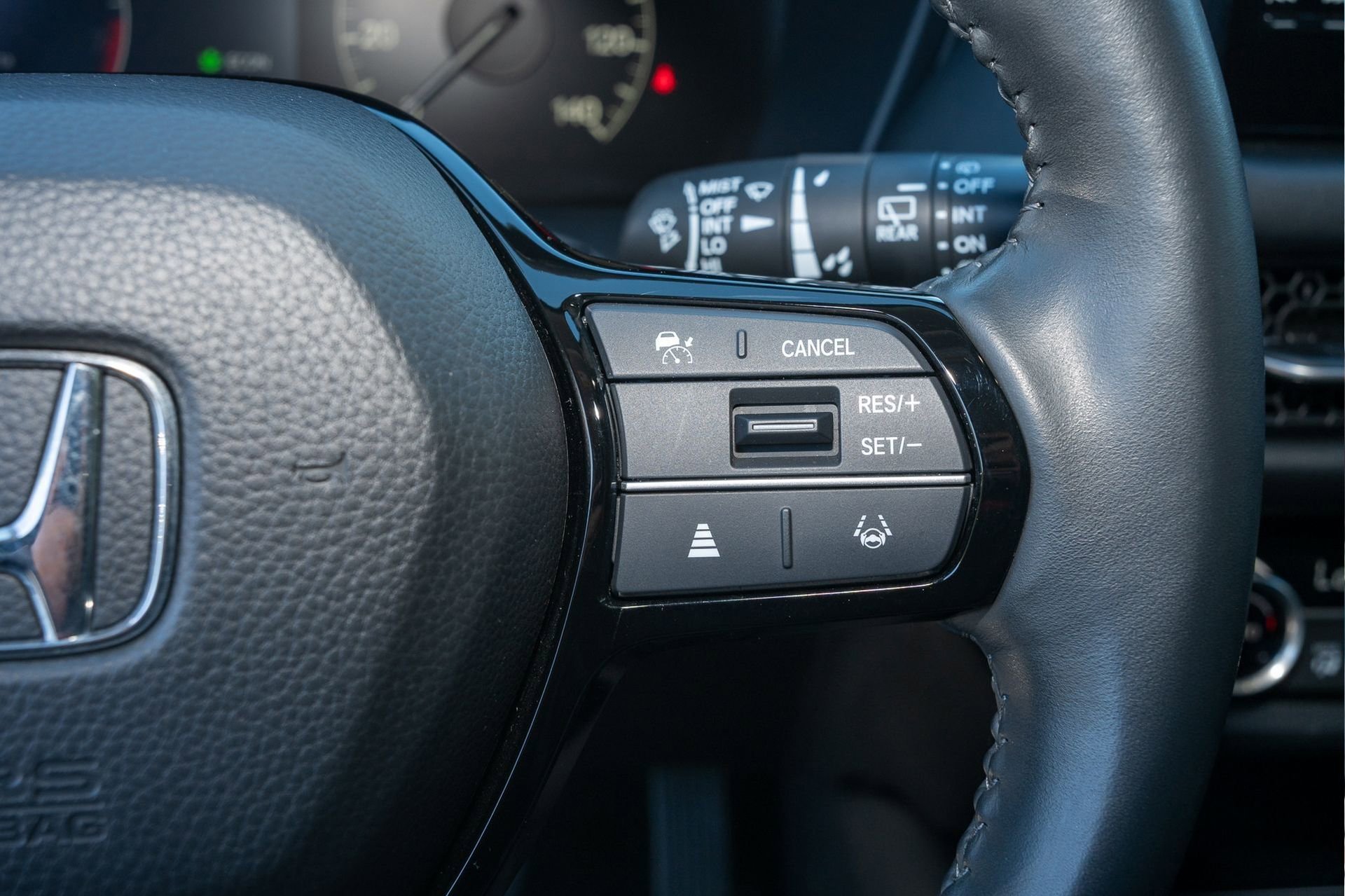 Certified 2025 Honda HR-V EX-L image 28