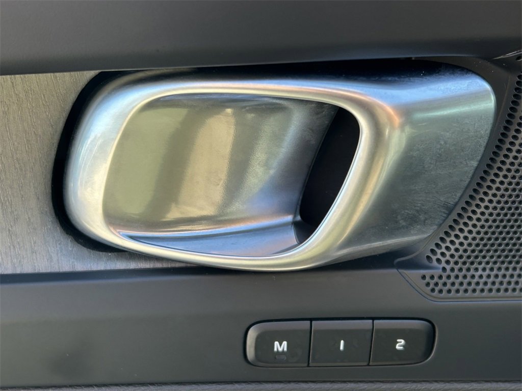 Used 2025 Volvo XC40 B5 Core w/ Protection Package Premier image 24