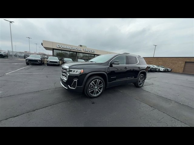 Certified 2023 GMC Acadia SLT w/ Preferred Package image 4